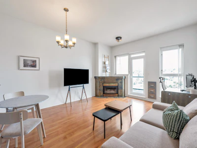 2205-10 Laguna Court - 2