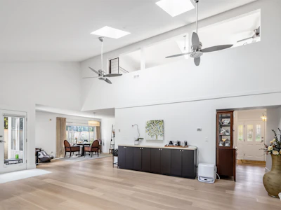 880 164a Street - 3