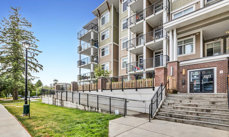 317-20696 Eastleigh Crescent