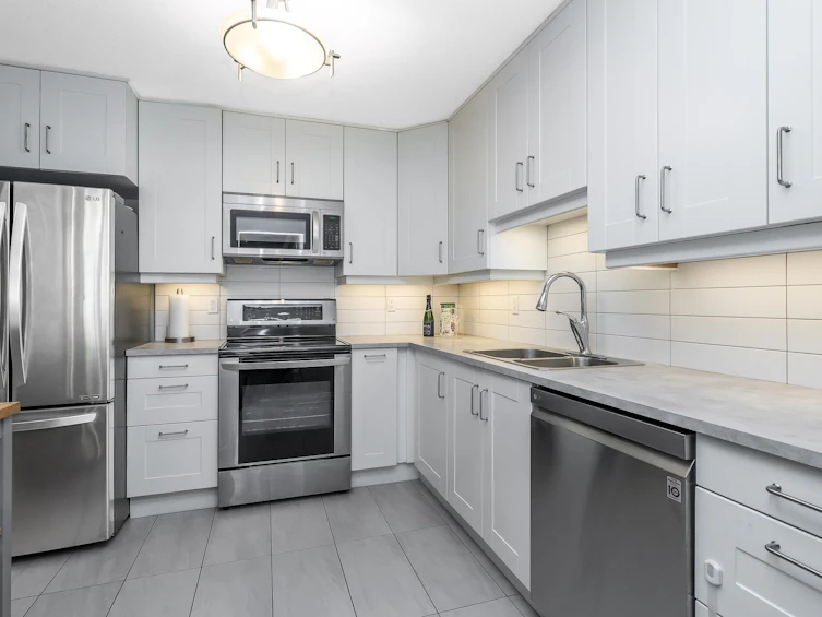 103-3088 Flint Street, Port Coquitlam, BC, V3B 4H5 - 14