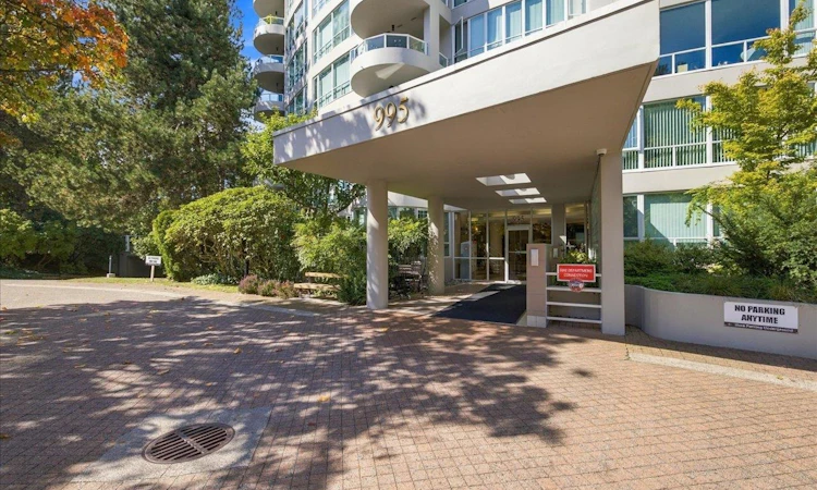 402-995 Roche Point Drive