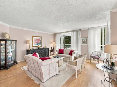 402-995 Roche Point Drive - 5