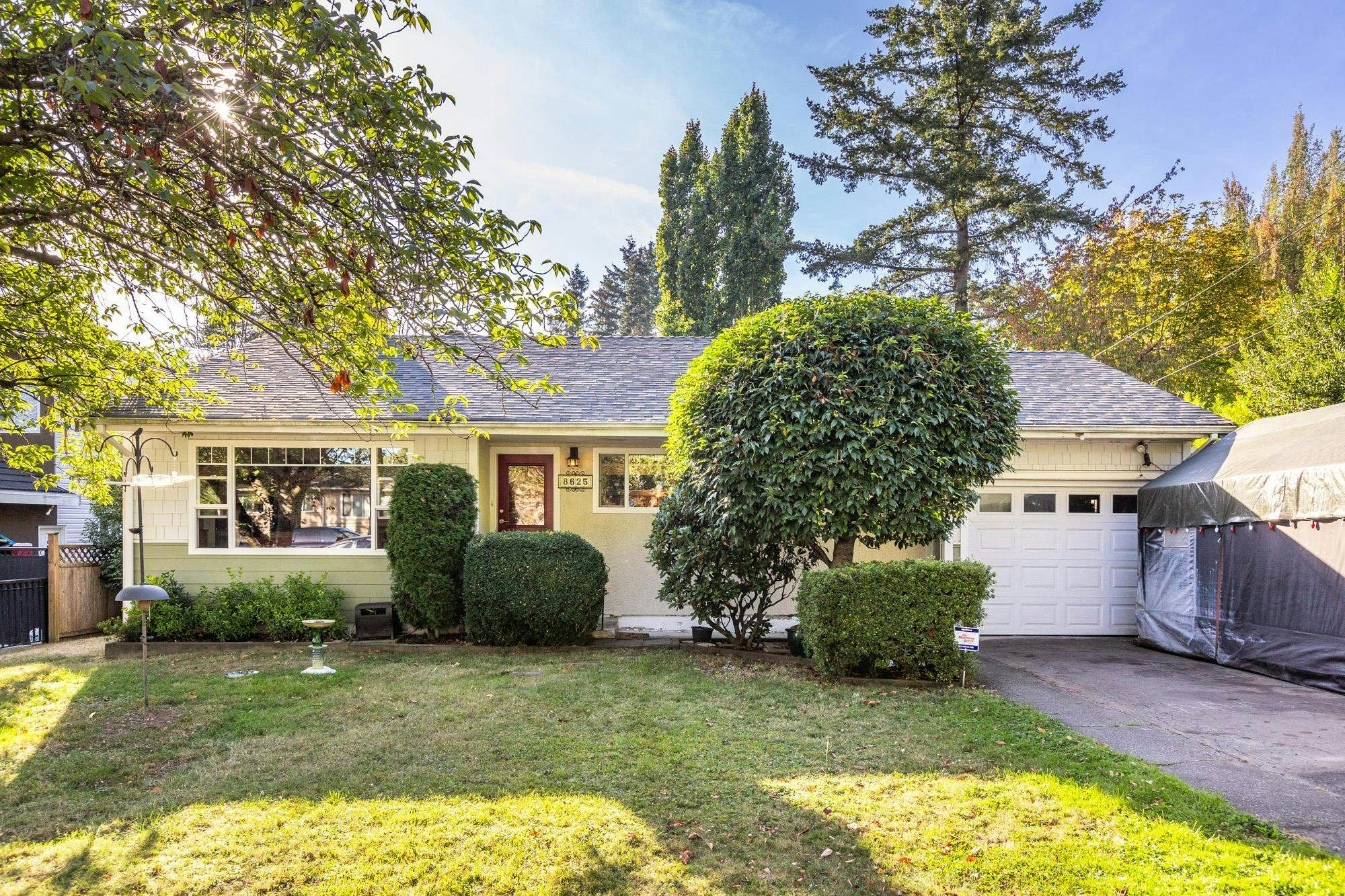 8625 144a Street, Surrey, BC, V3S 2Y1