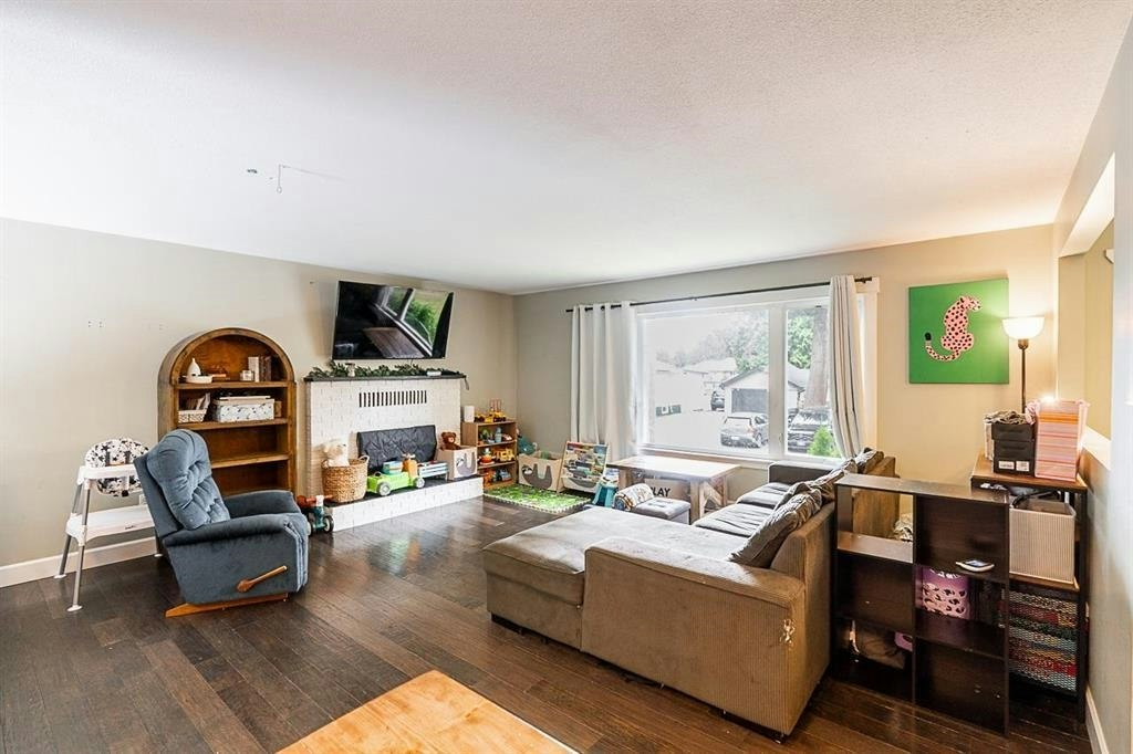 2224 Mouldstade Road - 5