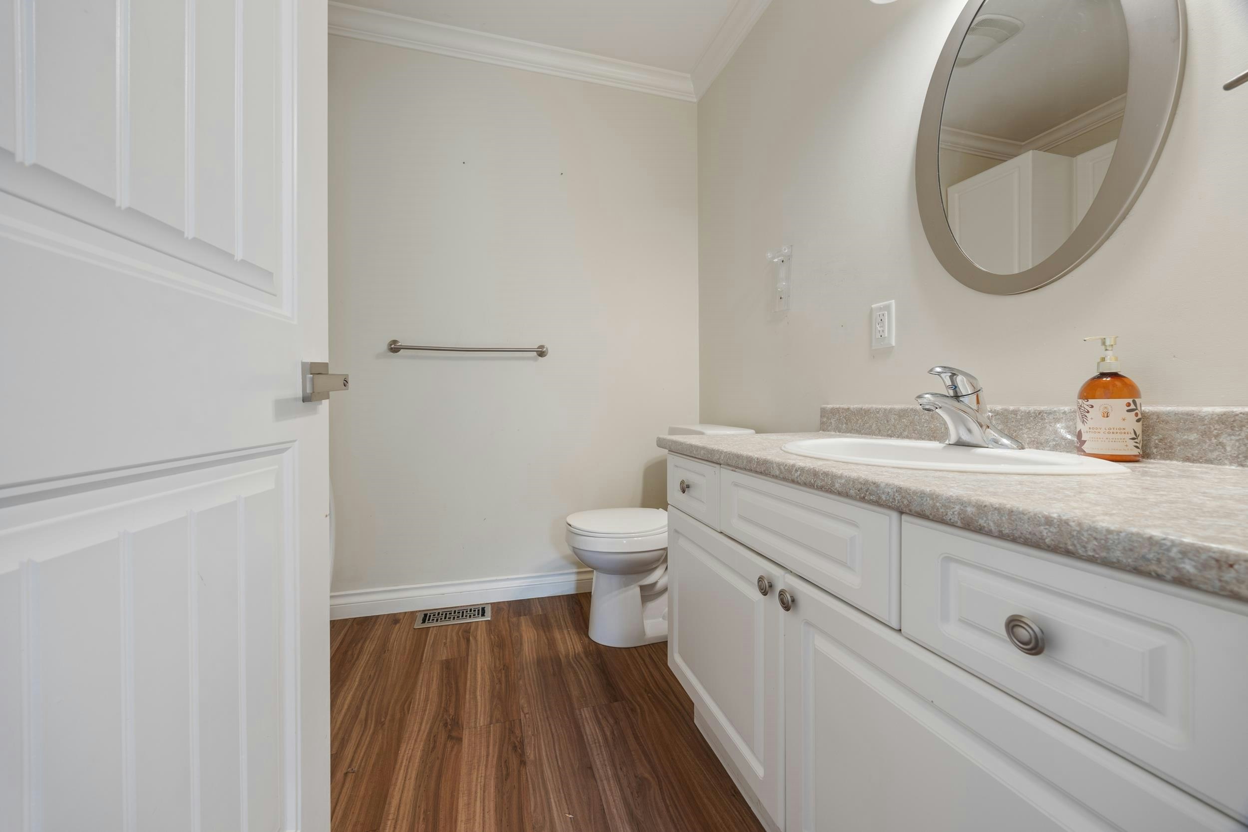 8200 Burnfield Crescent, Burnaby, BC, V5E 3W7 - 25