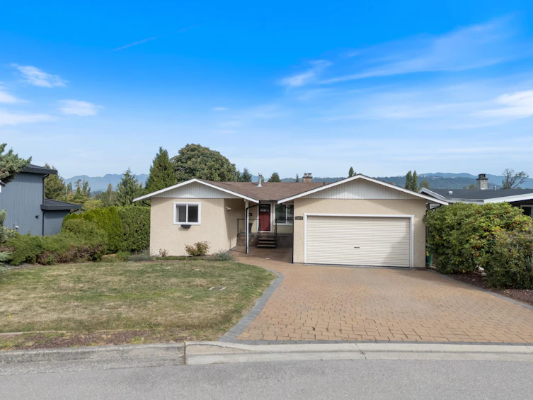 8200 Burnfield Crescent, Burnaby, BC, V5E 3W7 - 2