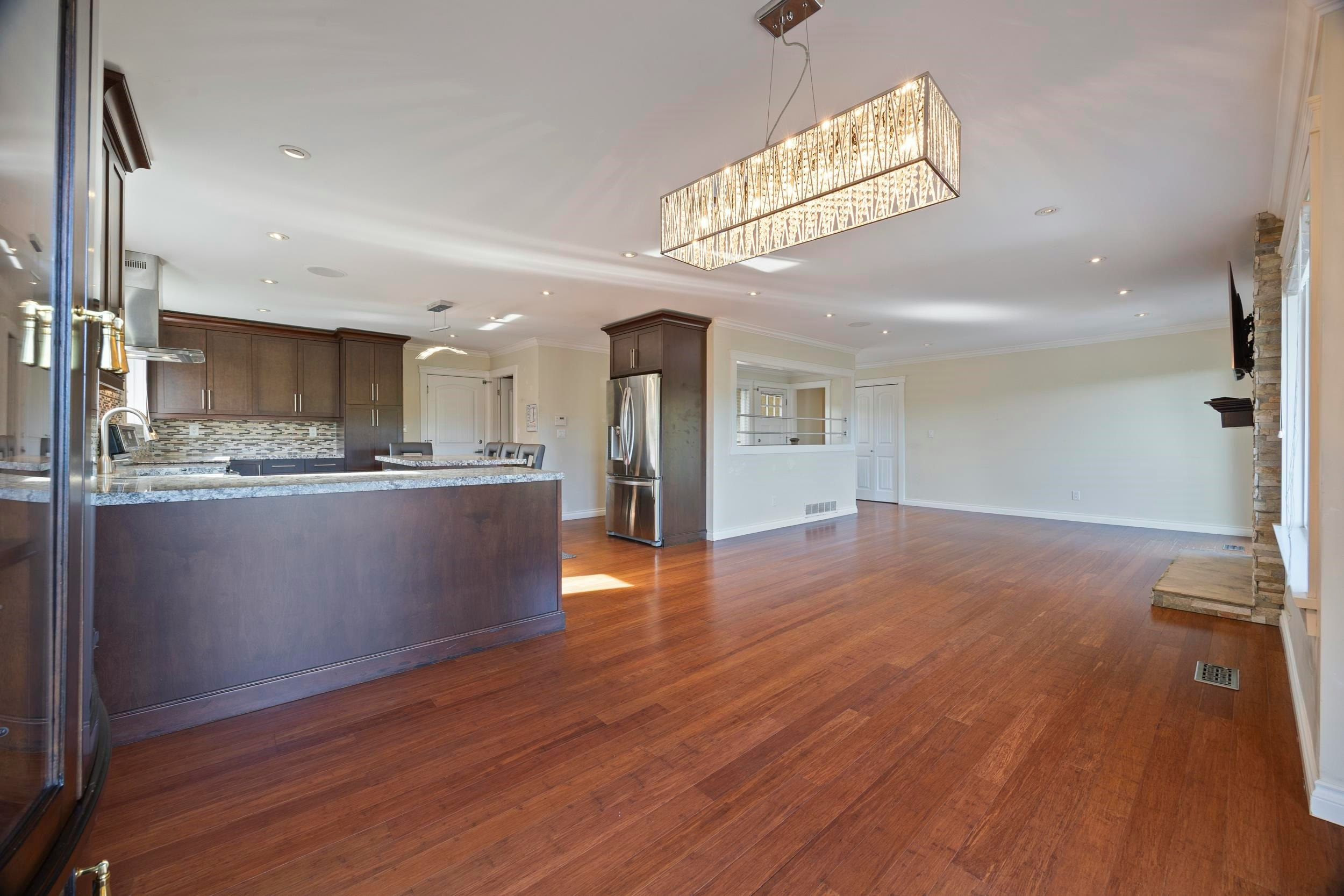 8200 Burnfield Crescent, Burnaby, BC, V5E 3W7 - 11
