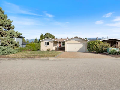 8200 Burnfield Crescent - 3