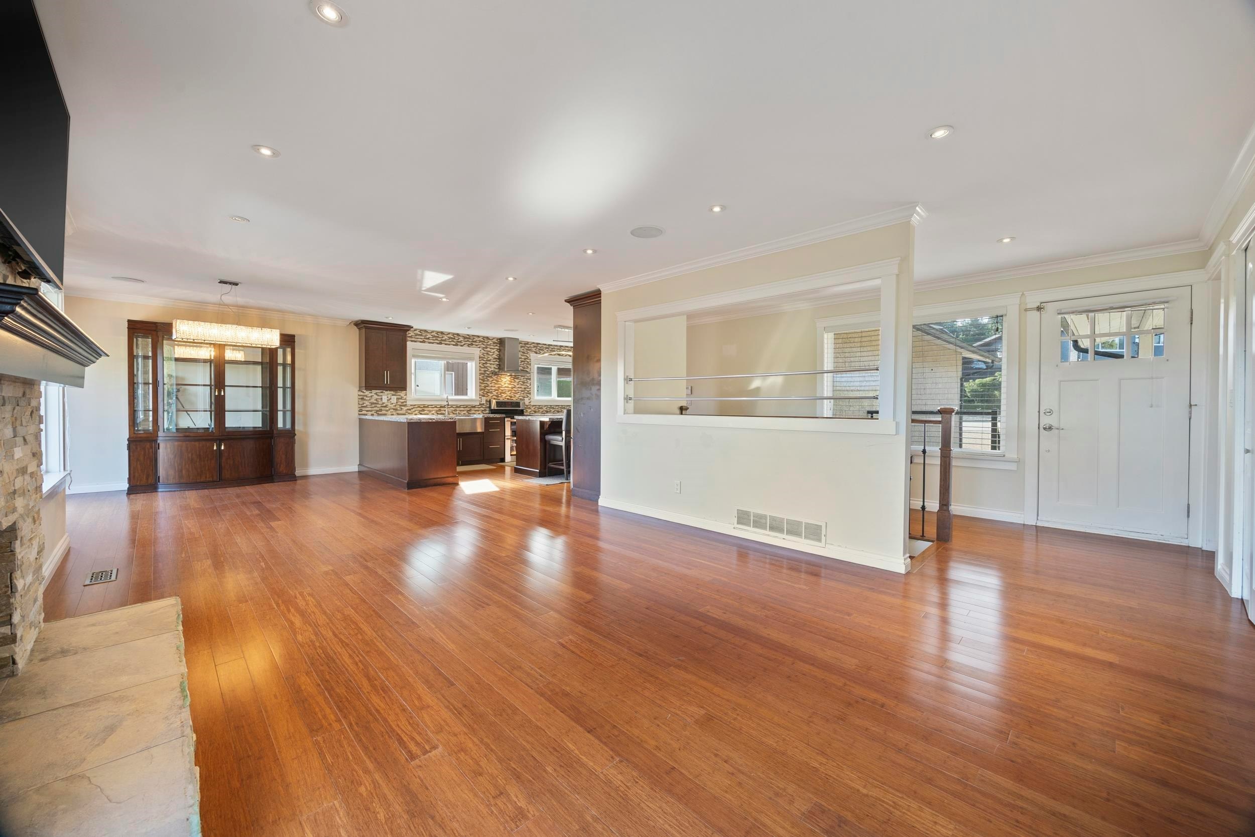8200 Burnfield Crescent, Burnaby, BC, V5E 3W7 - 9