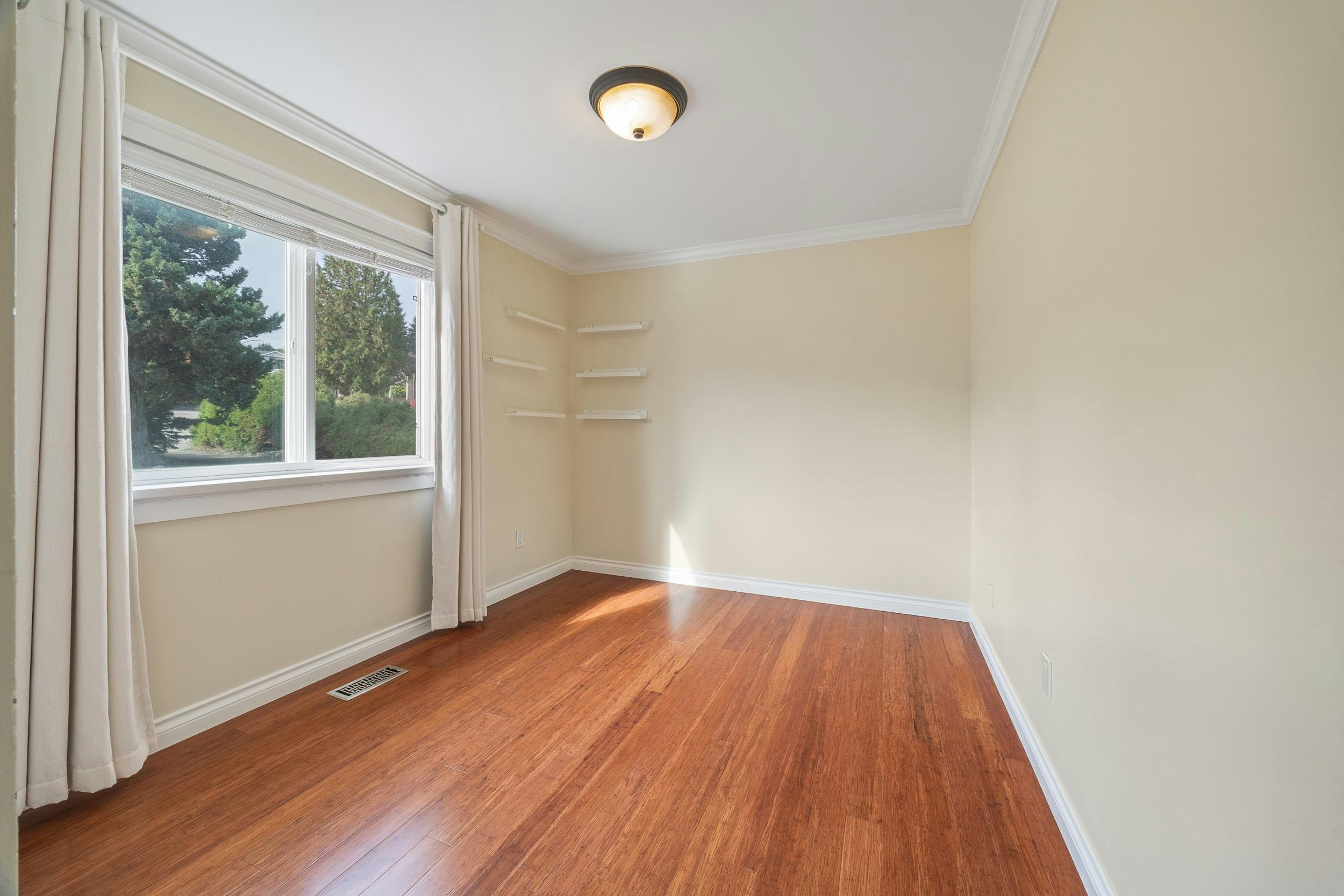 8200 Burnfield Crescent, Burnaby, BC, V5E 3W7 - 20