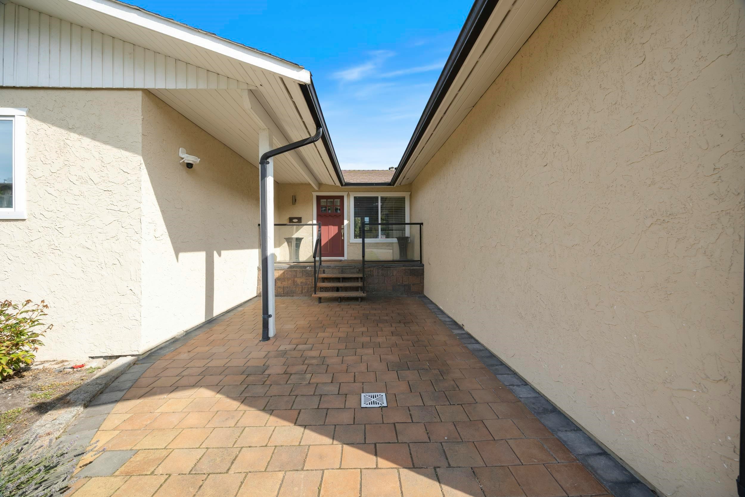 8200 Burnfield Crescent - 4