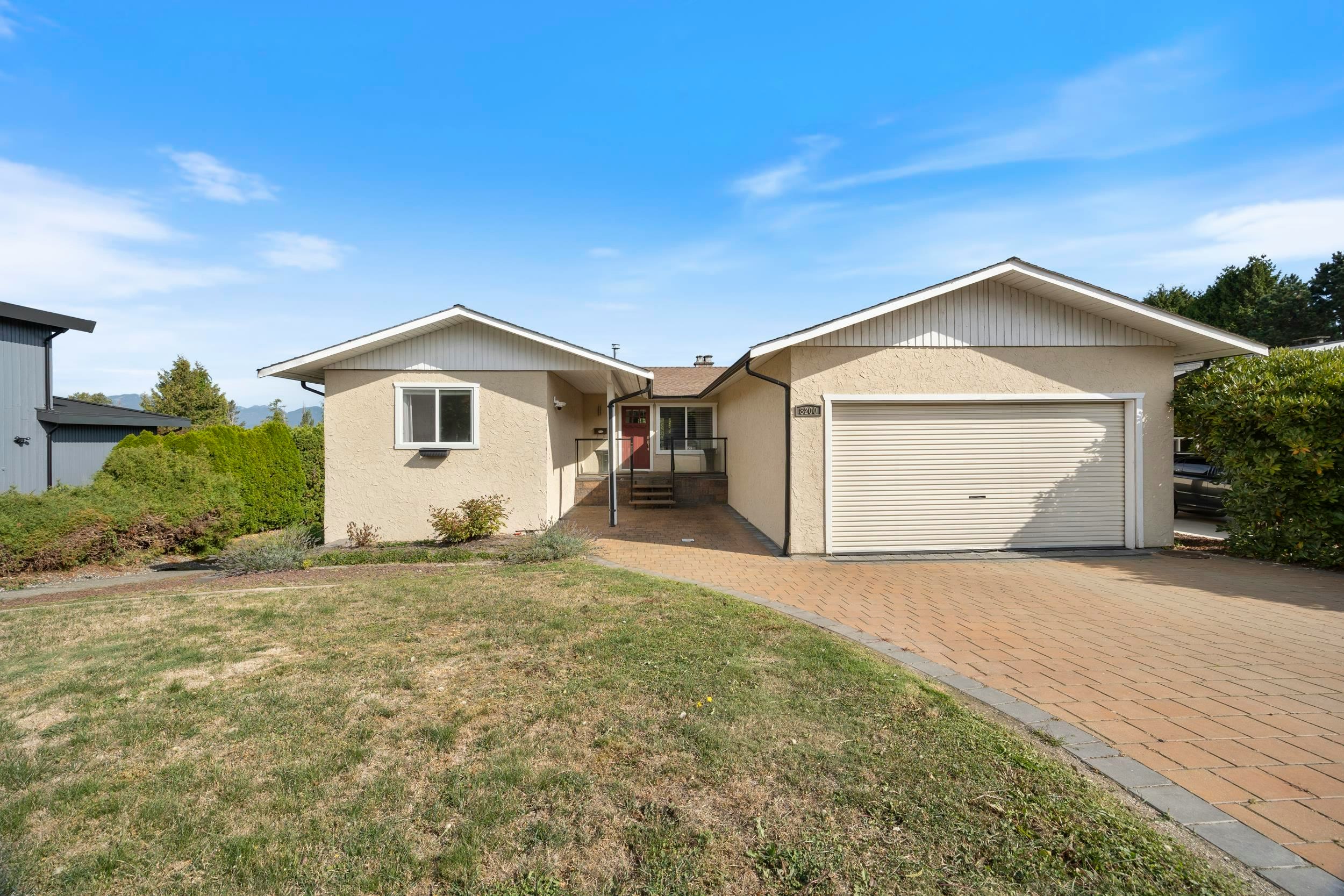 8200 Burnfield Crescent, Burnaby, BC, V5E 3W7