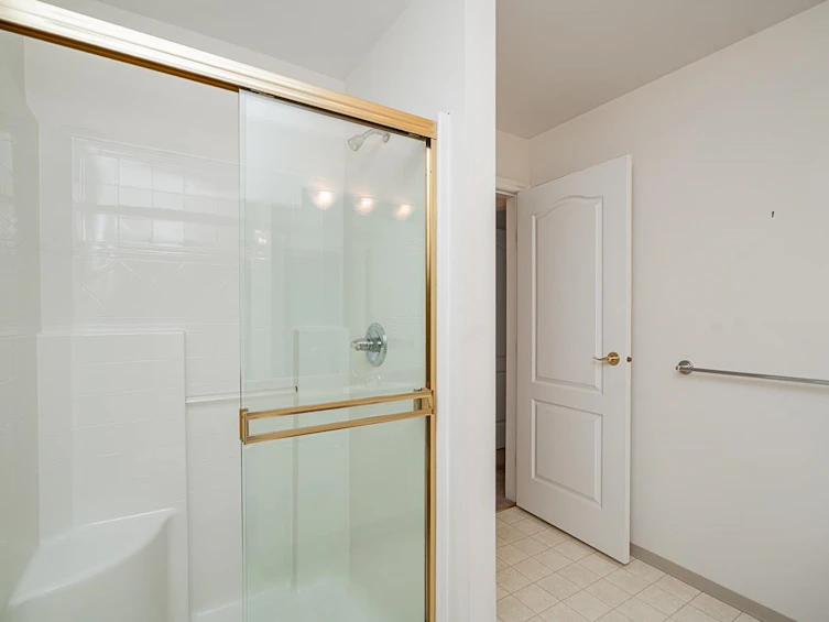 207-678 W Queens Road, North Vancouver, BC, V7N 2L3 - 20