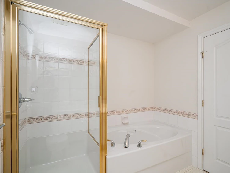 207-678 W Queens Road, North Vancouver, BC, V7N 2L3 - 16