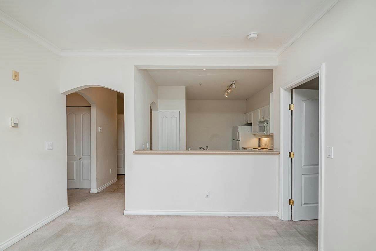 207-678 W Queens Road, North Vancouver, BC, V7N 2L3 - 9