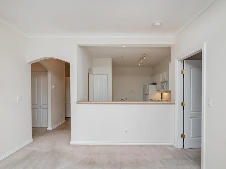 207-678 W Queens Road, North Vancouver, BC, V7N 2L3 - 9