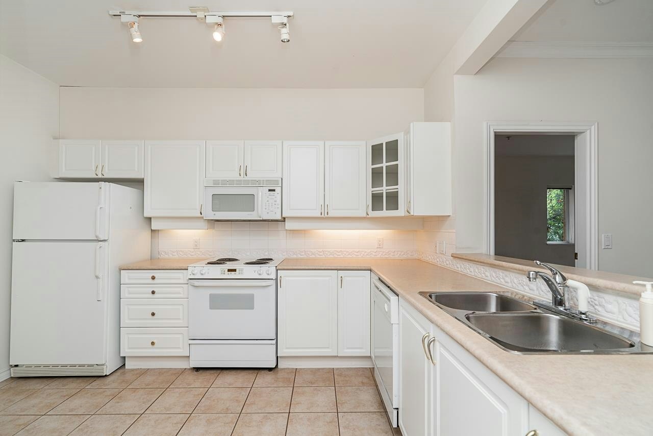 207-678 W Queens Road, North Vancouver, BC, V7N 2L3 - 10