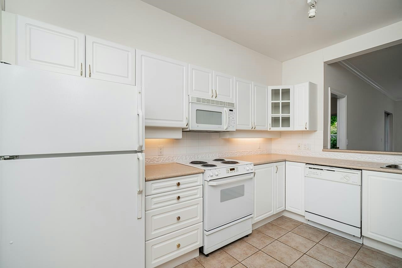 207-678 W Queens Road, North Vancouver, BC, V7N 2L3 - 11