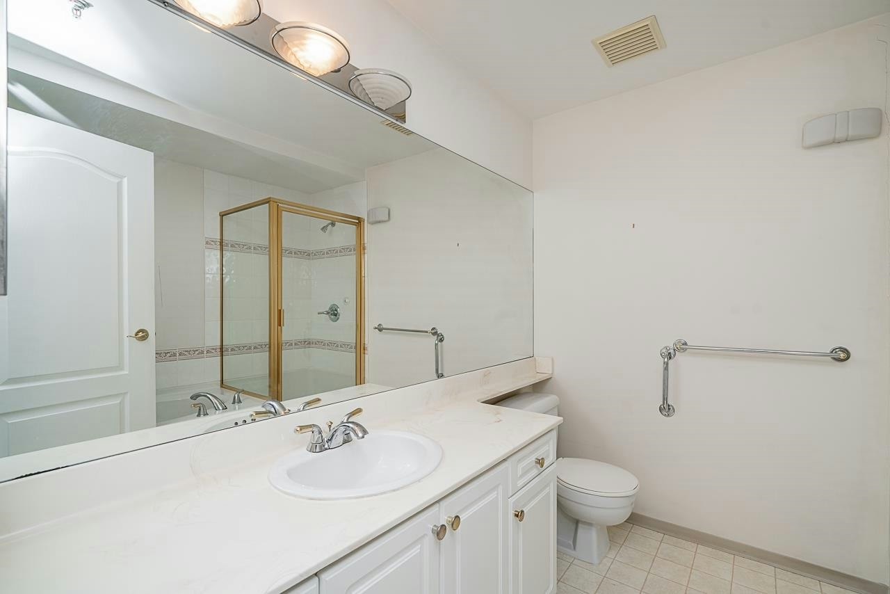 207-678 W Queens Road, North Vancouver, BC, V7N 2L3 - 15