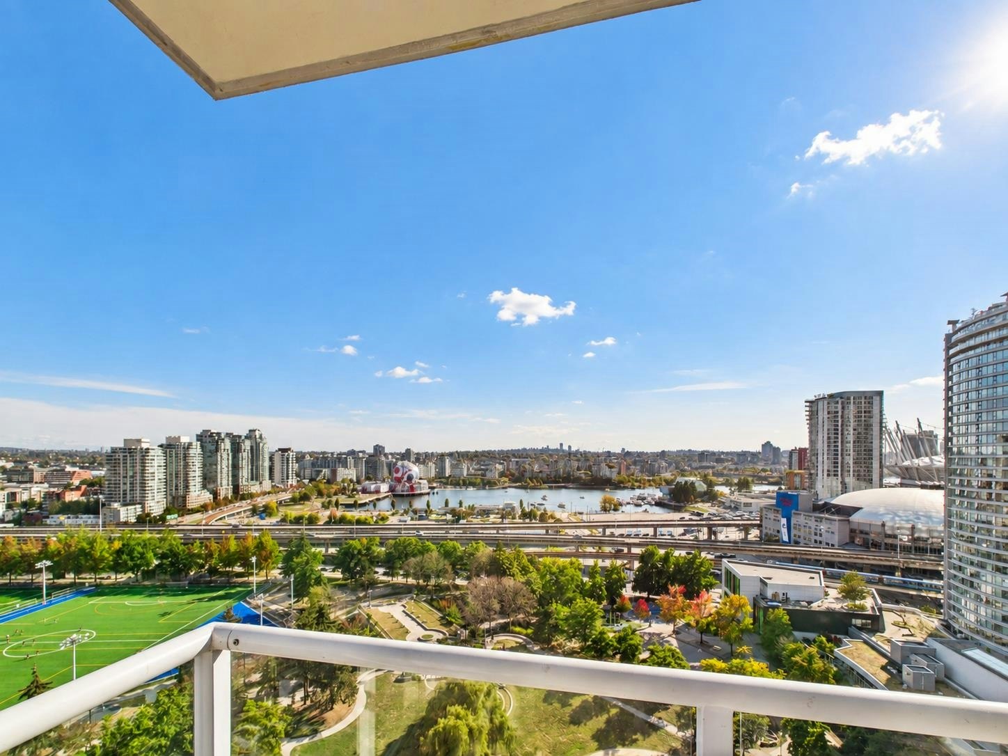 2208-550 Taylor Street, Vancouver, BC, V6B 1R1