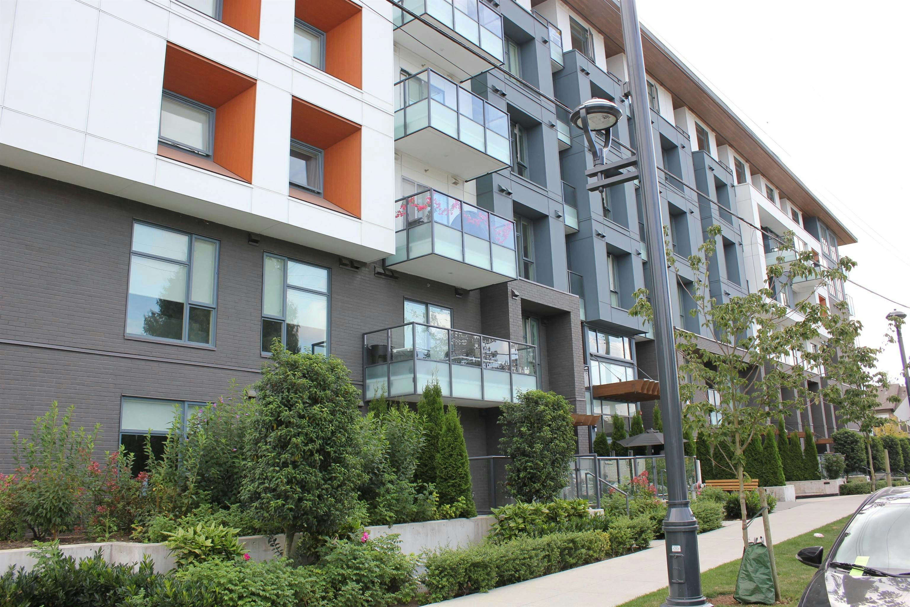 220-10828 139a Street, Surrey, BC, V3R 0H3