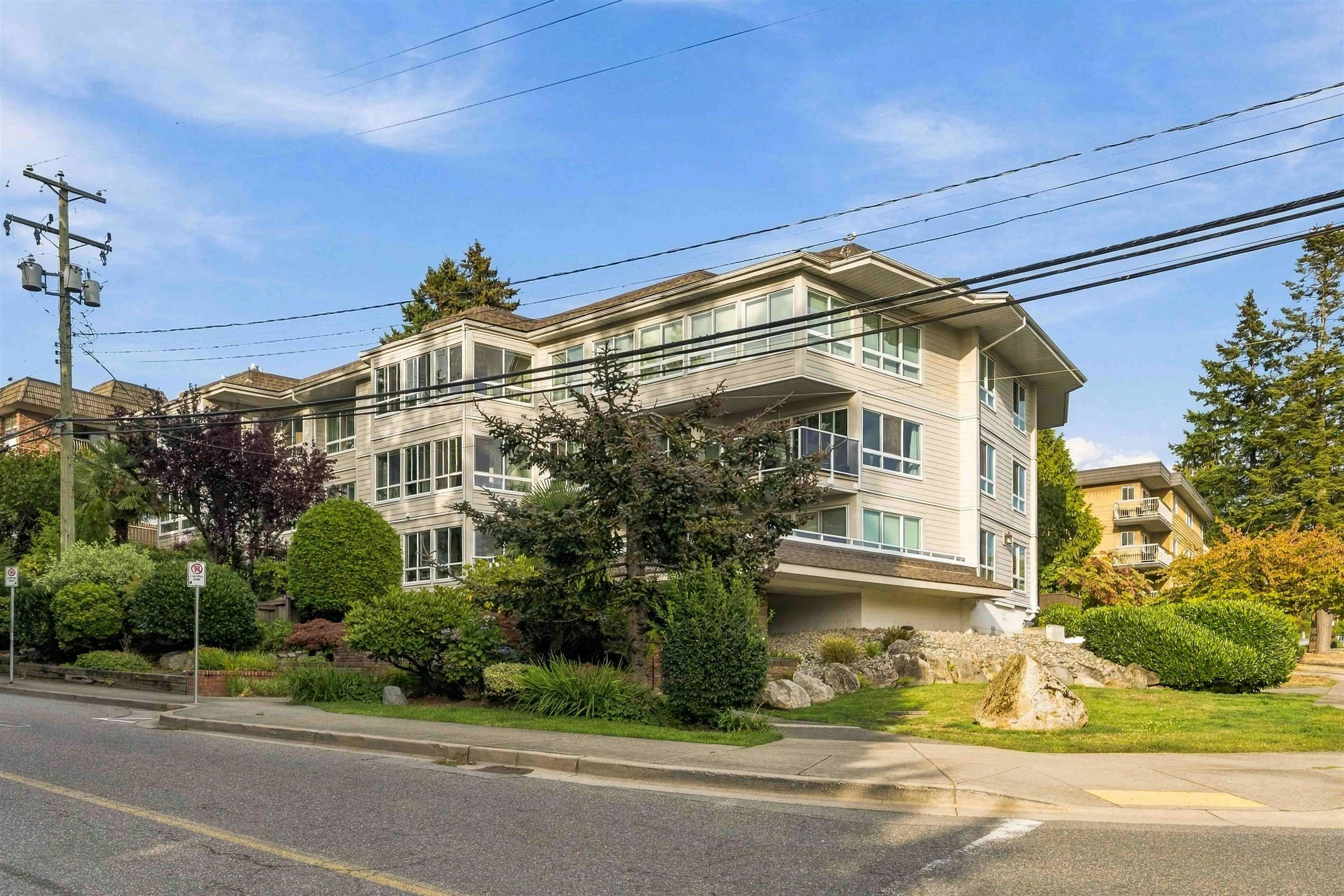 102-1322 Martin Street, Surrey, BC, V4B 3W5