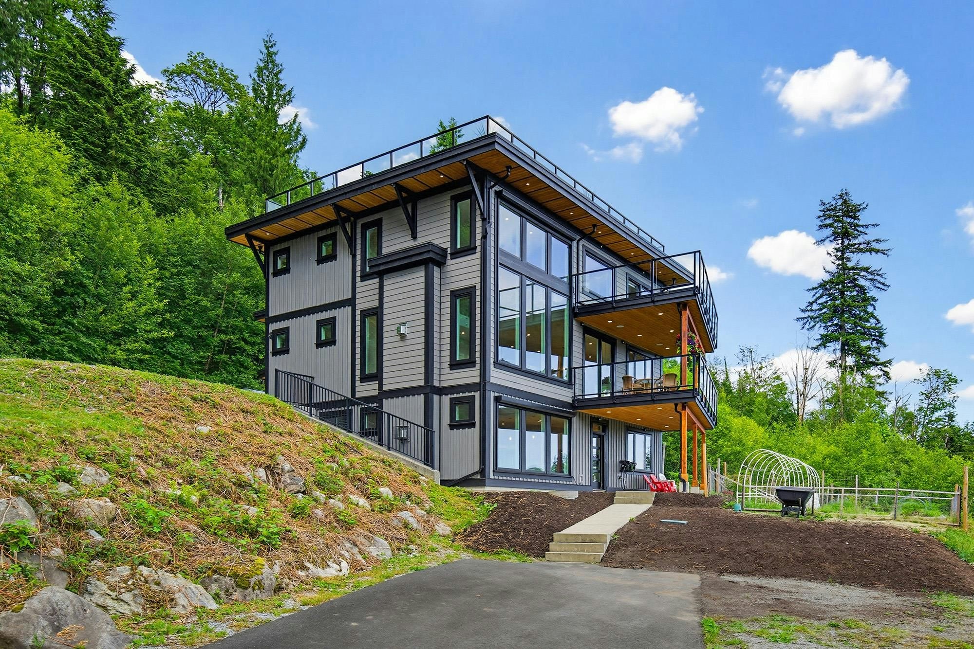 33449 Richards Avenue, Mission, BC, V2V 7E4 - 2