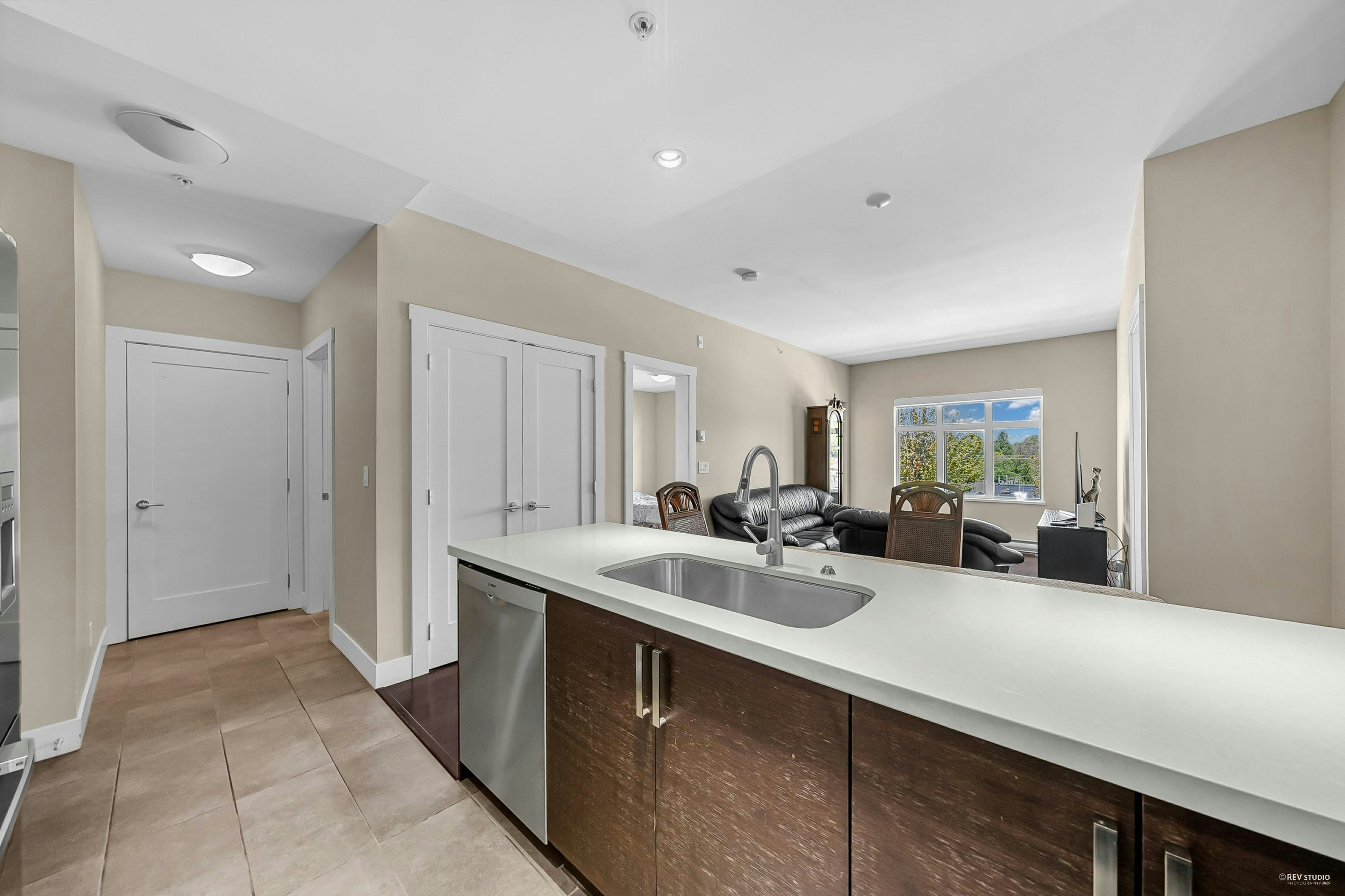 301-4710 Hastings Street, Burnaby, BC, V5C 2K7 - 3