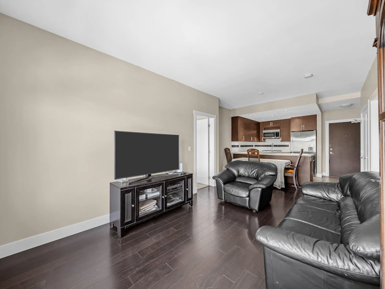 301-4710 Hastings Street, Burnaby, BC, V5C 2K7 - 9