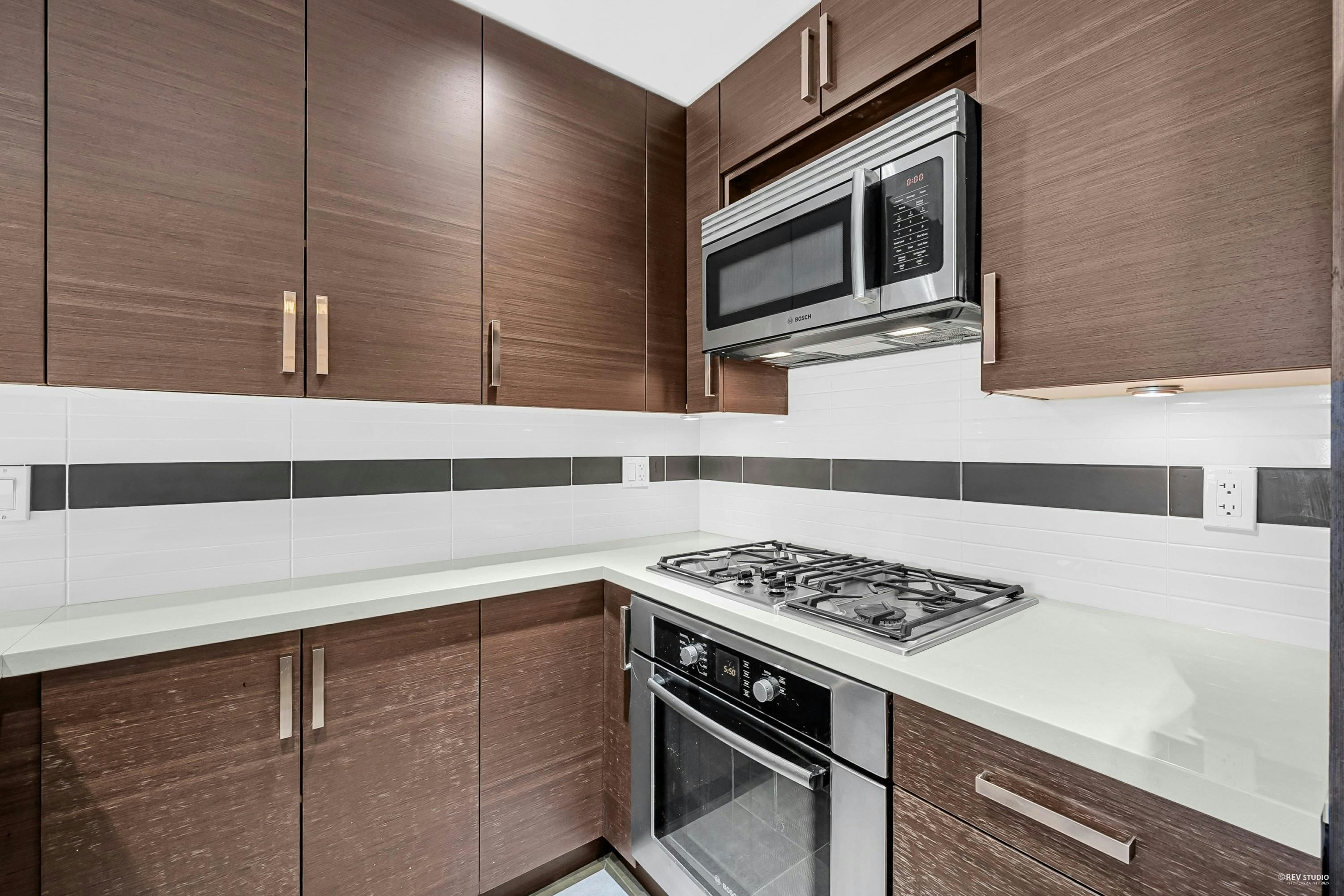 301-4710 Hastings Street, Burnaby, BC, V5C 2K7 - 6