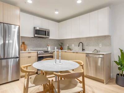 419-13455 94a Avenue - 3