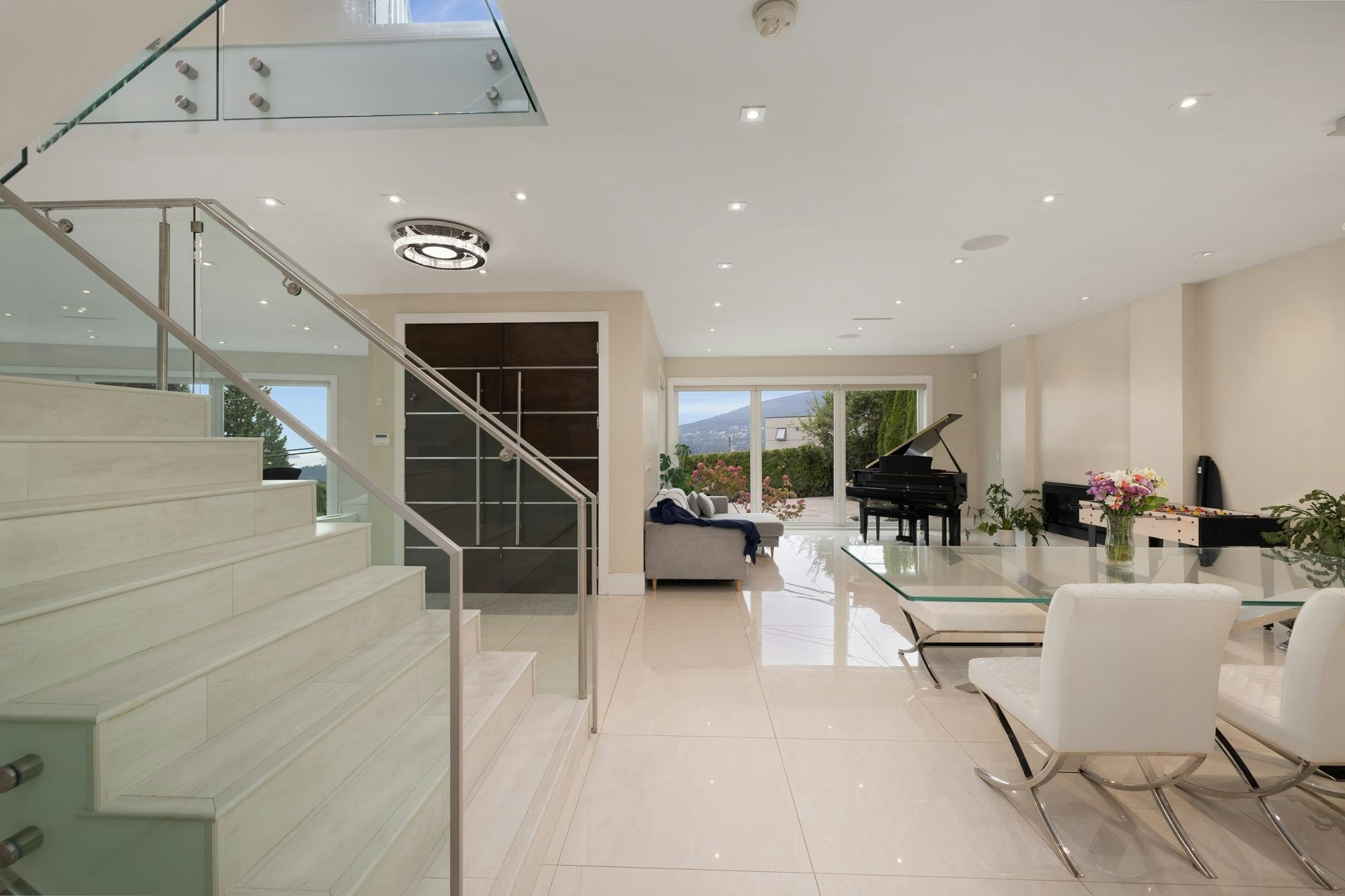 4716 Skyline Drive, North Vancouver, BC, V7R 3H8 - 25