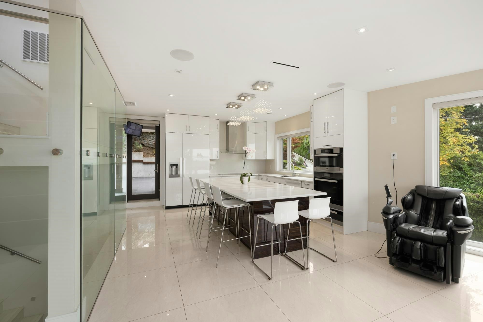 4716 Skyline Drive, North Vancouver, BC, V7R 3H8 - 17