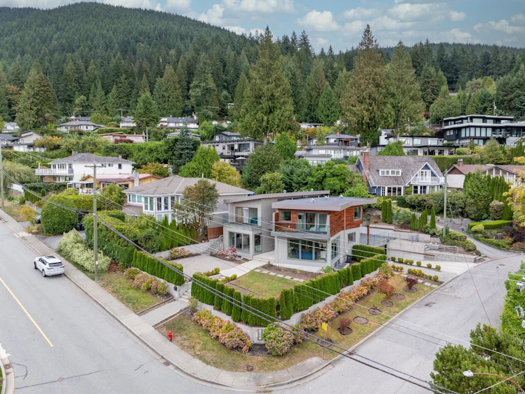 4716 Skyline Drive, North Vancouver, BC, V7R 3H8 - 38