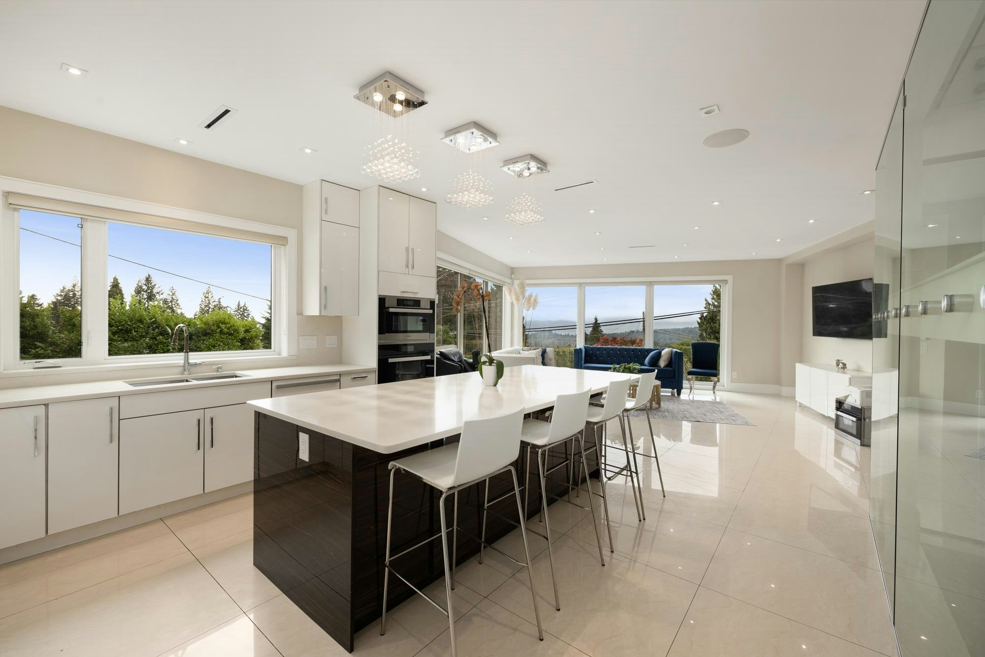 4716 Skyline Drive, North Vancouver, BC, V7R 3H8 - 15