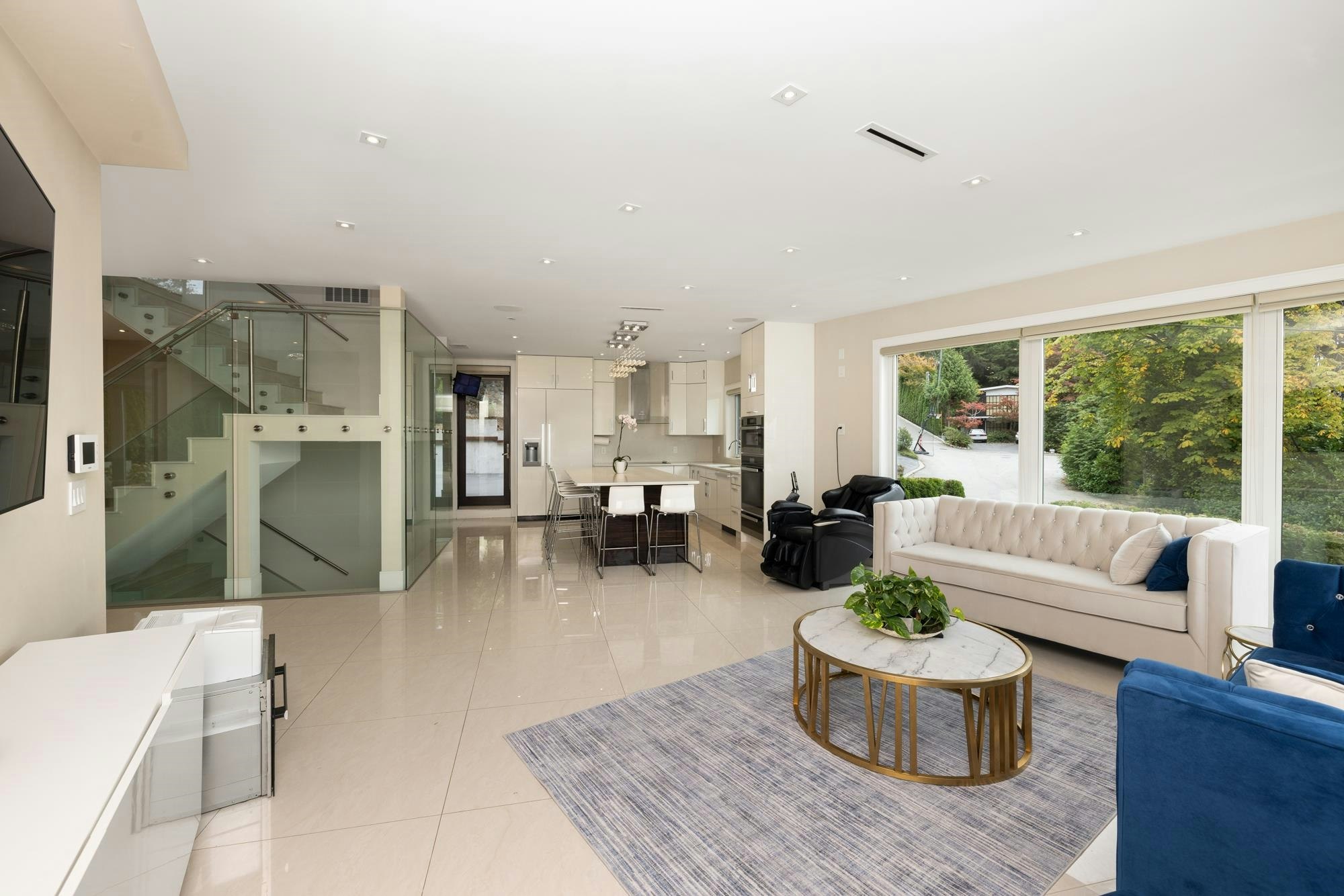 4716 Skyline Drive, North Vancouver, BC, V7R 3H8 - 16