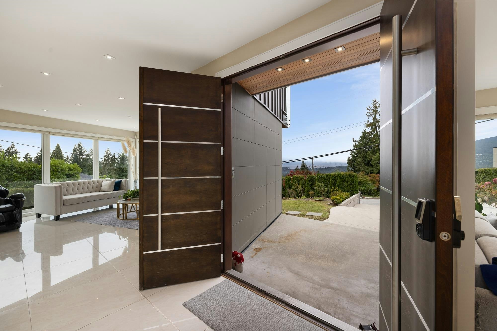 4716 Skyline Drive, North Vancouver, BC, V7R 3H8 - 24