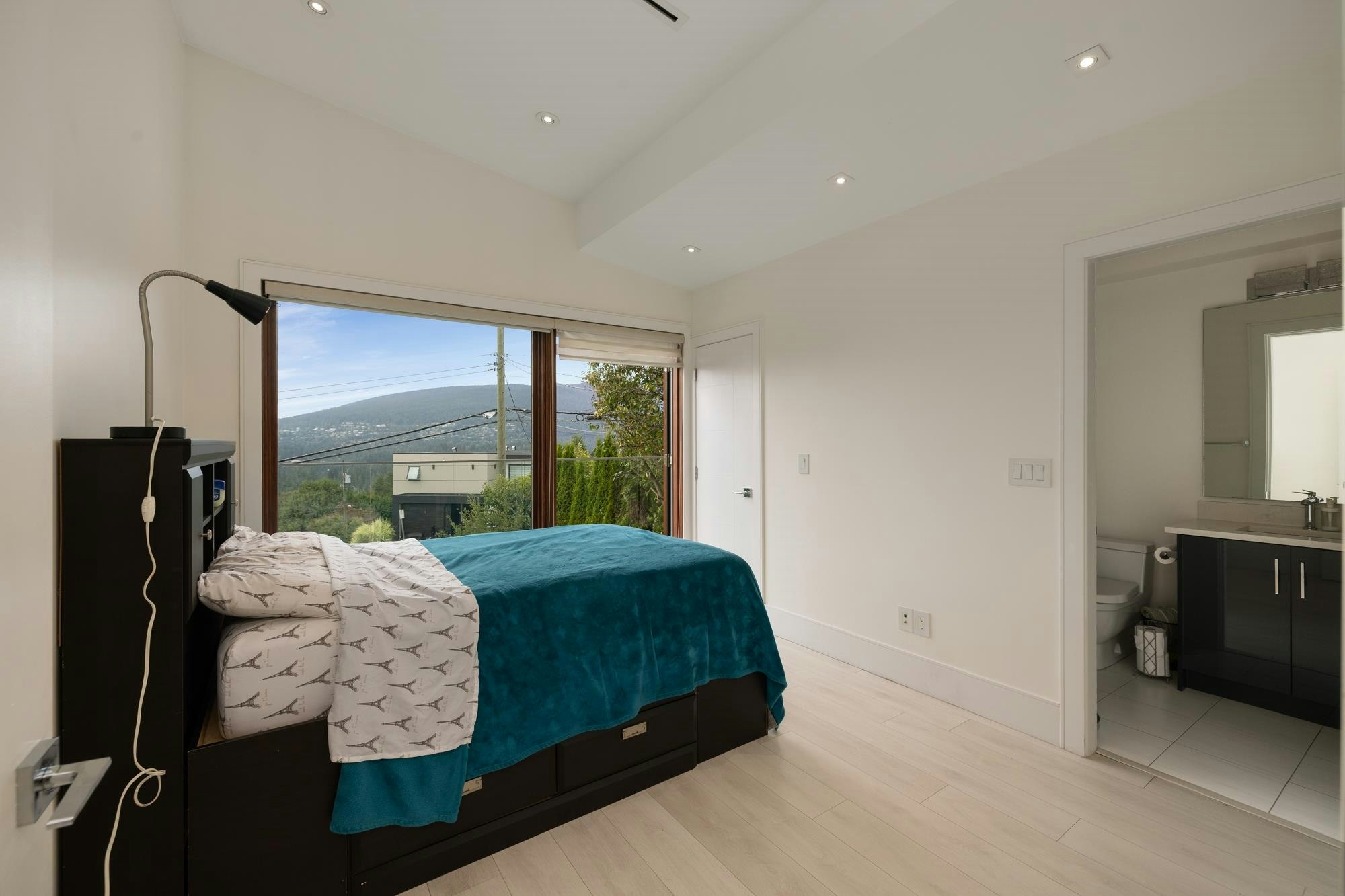 4716 Skyline Drive, North Vancouver, BC, V7R 3H8 - 29