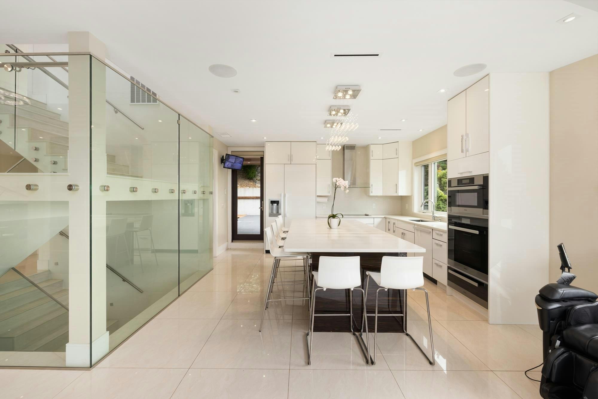4716 Skyline Drive, North Vancouver, BC, V7R 3H8 - 18