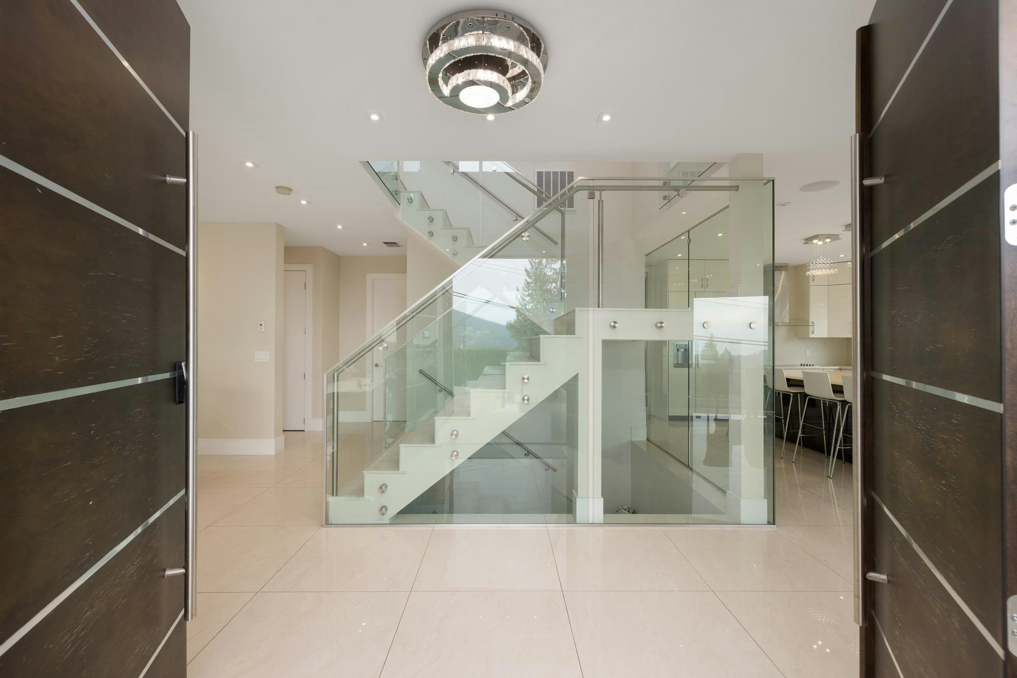 4716 Skyline Drive, North Vancouver, BC, V7R 3H8 - 23