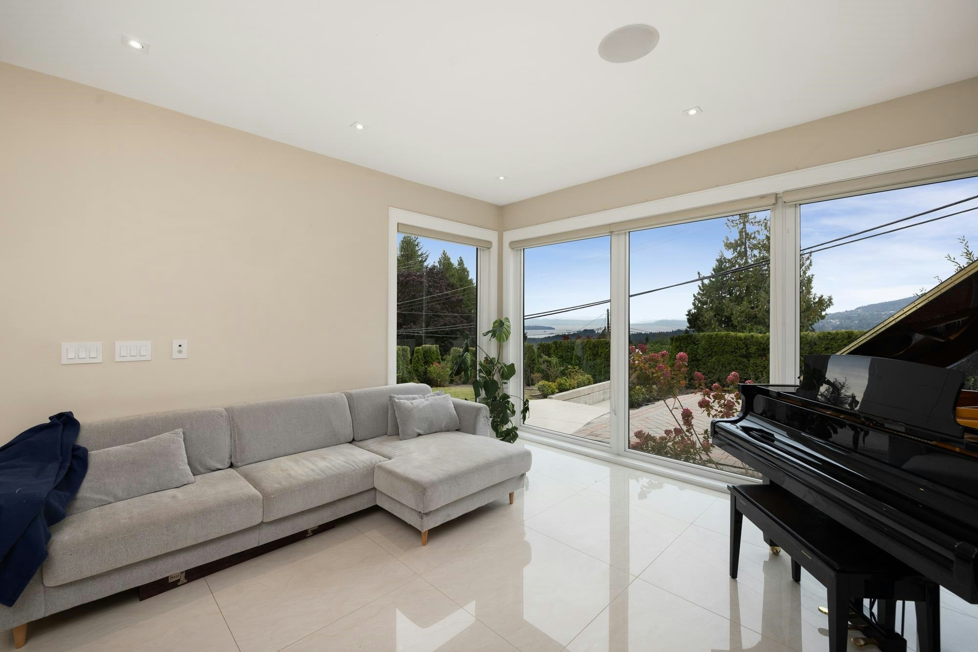 4716 Skyline Drive, North Vancouver, BC, V7R 3H8 - 27