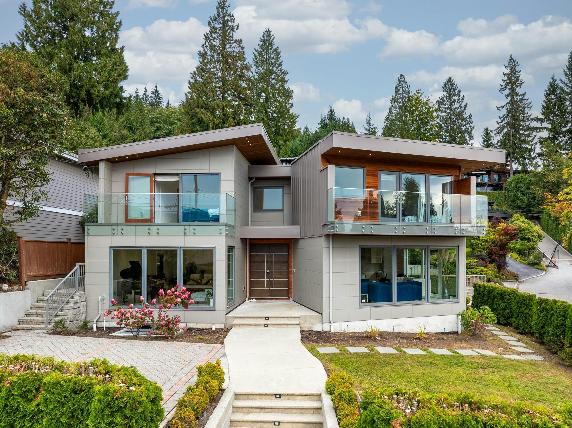 4716 Skyline Drive, North Vancouver, BC, V7R 3H8