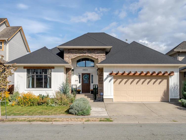 6820 Sheffield Way, Chilliwack, BC, V2R 5T1