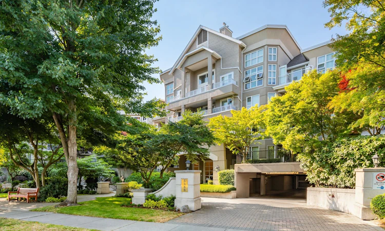 230-5888 Dover Crescent