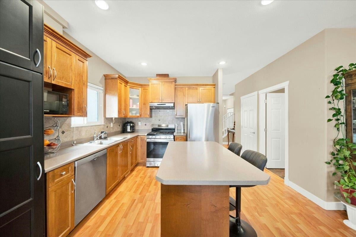 16628 60 Avenue, Surrey, BC, V3S 1S9 - 9