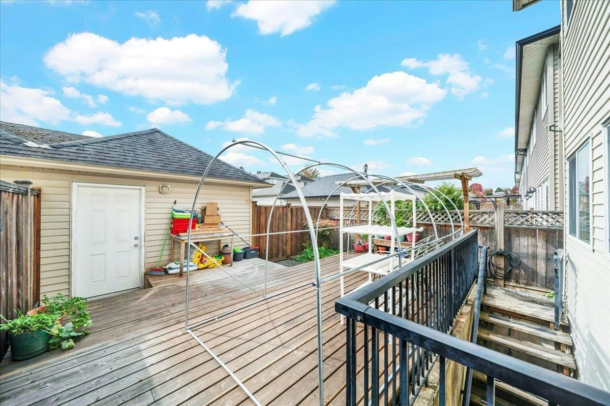 16628 60 Avenue, Surrey, BC, V3S 1S9 - 24