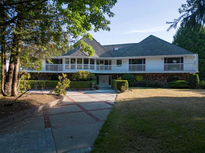 21480 18 Avenue - 4