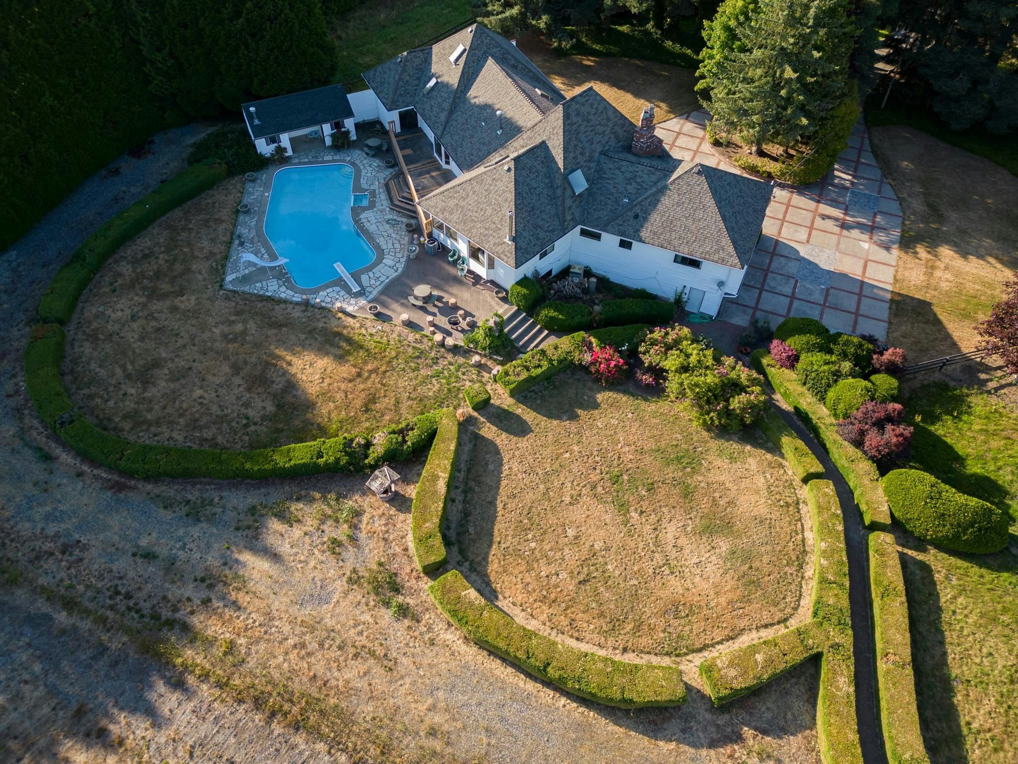 21480 18 Avenue - 2