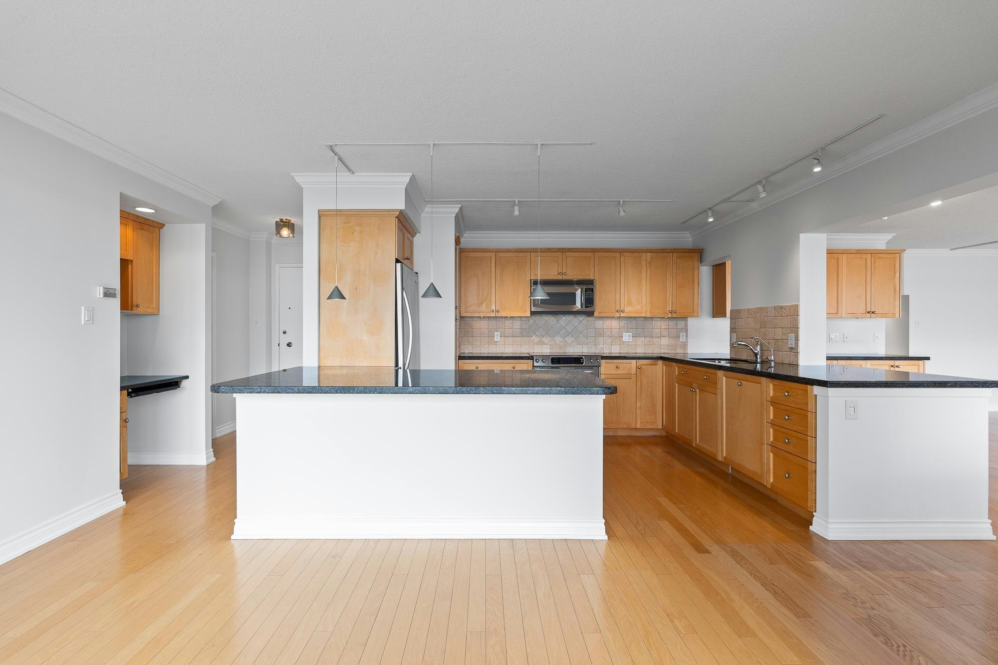 203-150 24th Street, West Vancouver, BC, V7V 4G8 - 7