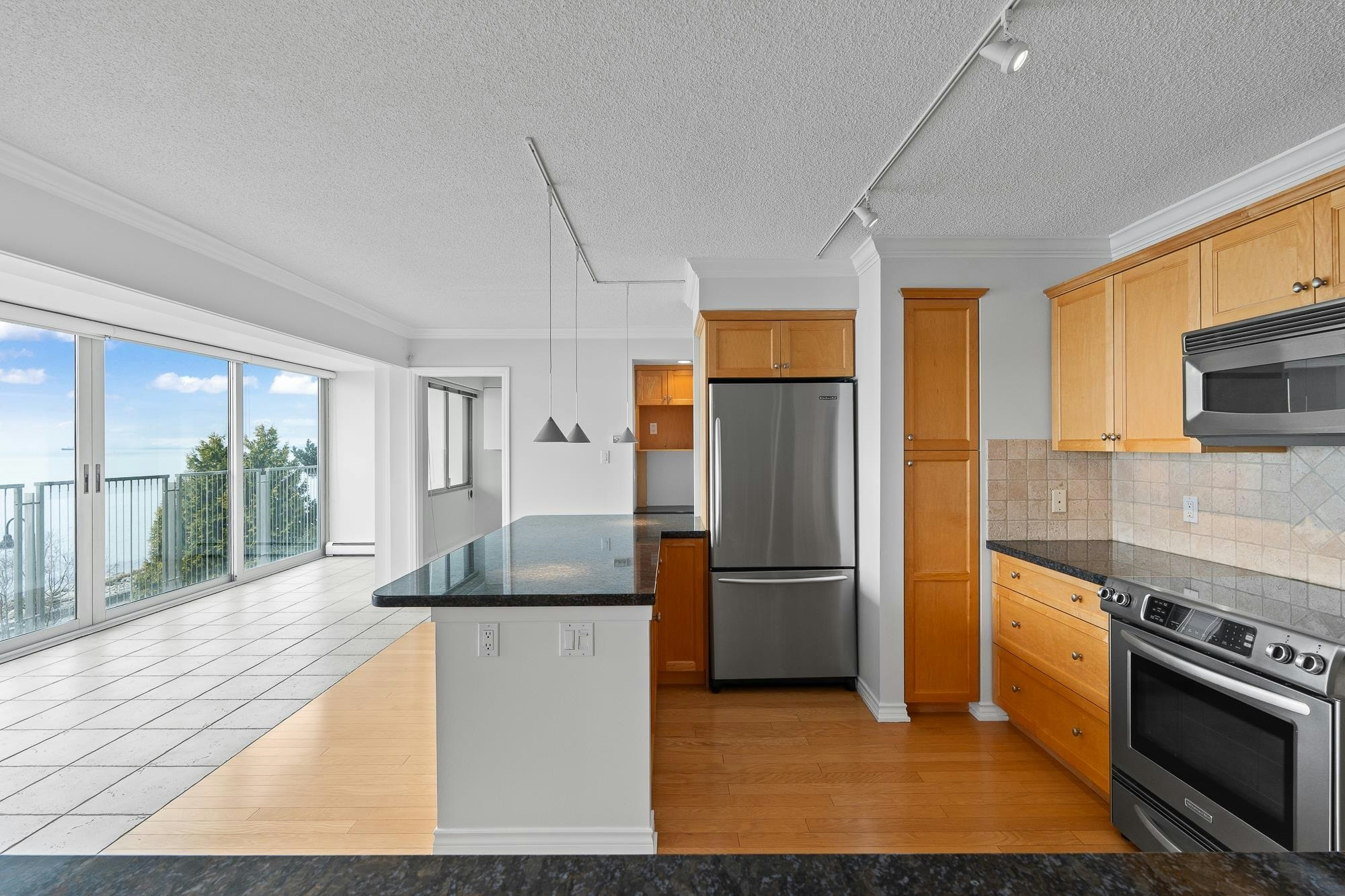 203-150 24th Street, West Vancouver, BC, V7V 4G8 - 9